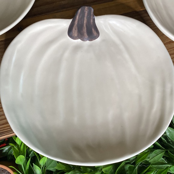 Pottery Barn Harvest Pumpkin Shaped Plates by Designer Barbara Eigern -Set of 4 - Picture 3 of 16